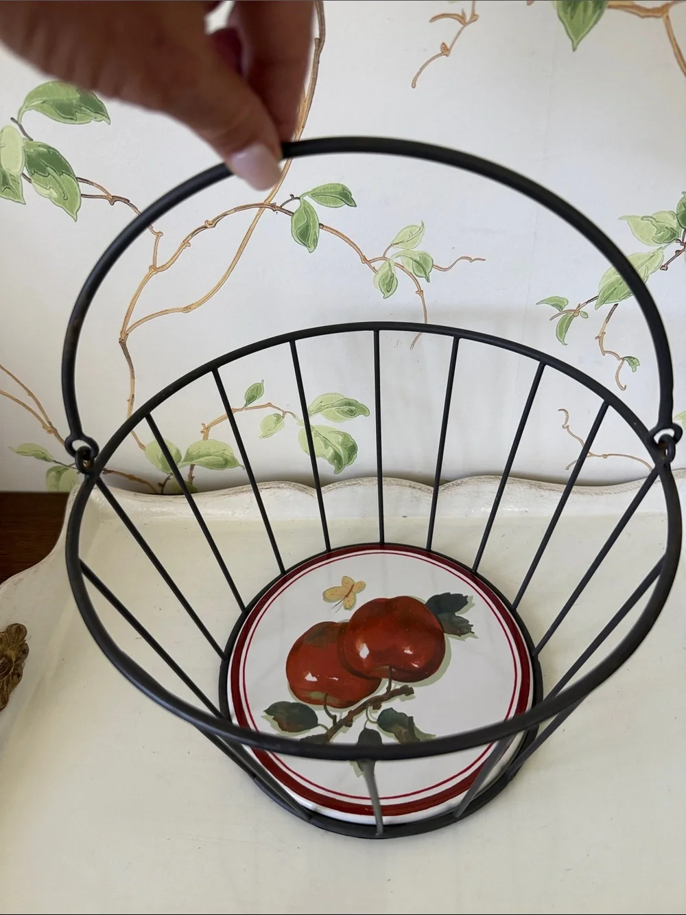 Vintage Hallmark Jan Karon Mitford Wrought Iron & Ceramic Apple Basket